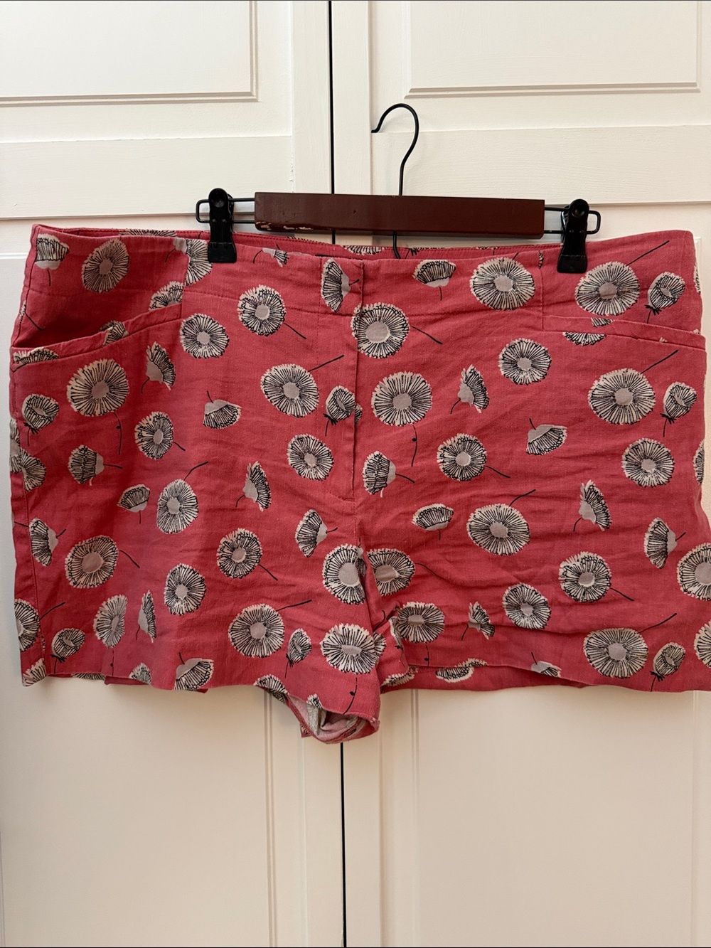 LOFT Pink Linen Blend Floral Print Shorts Size 16